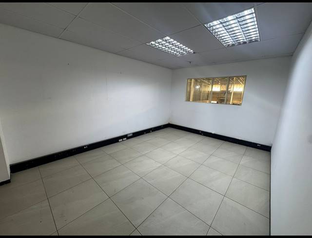 1,780M² WAREHOUSE TO LET IN HERMANSTAD